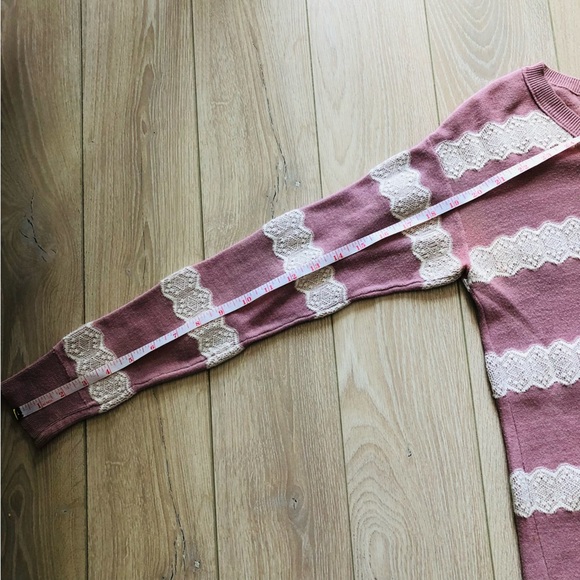 American Eagle Outfitters Dusty Pink Lace Detail Sweater - Picture 9 of 11